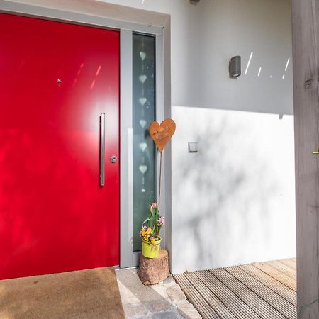 באד טולץ Helle Wohnung Mit Bergblick & Eigener Terrasse מראה חיצוני תמונה