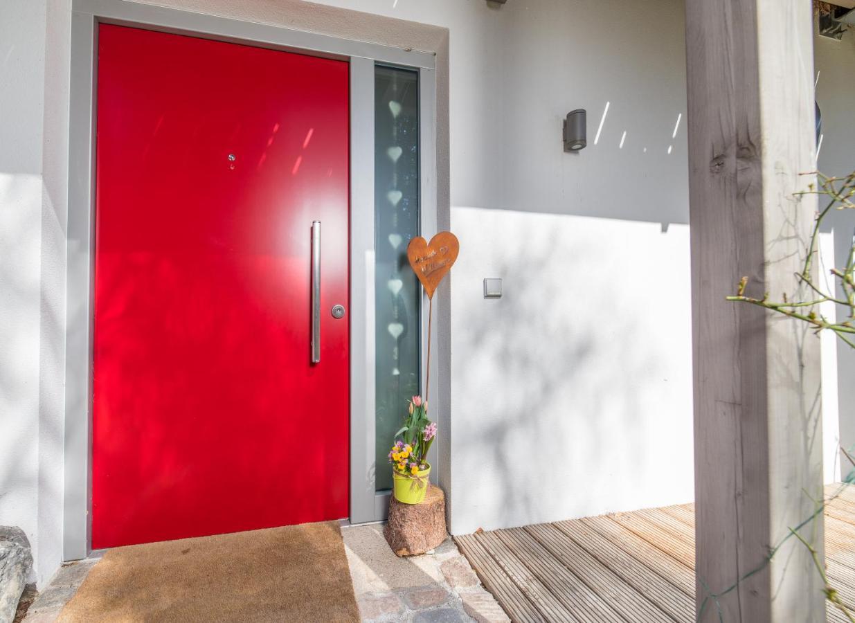 באד טולץ Helle Wohnung Mit Bergblick & Eigener Terrasse מראה חיצוני תמונה