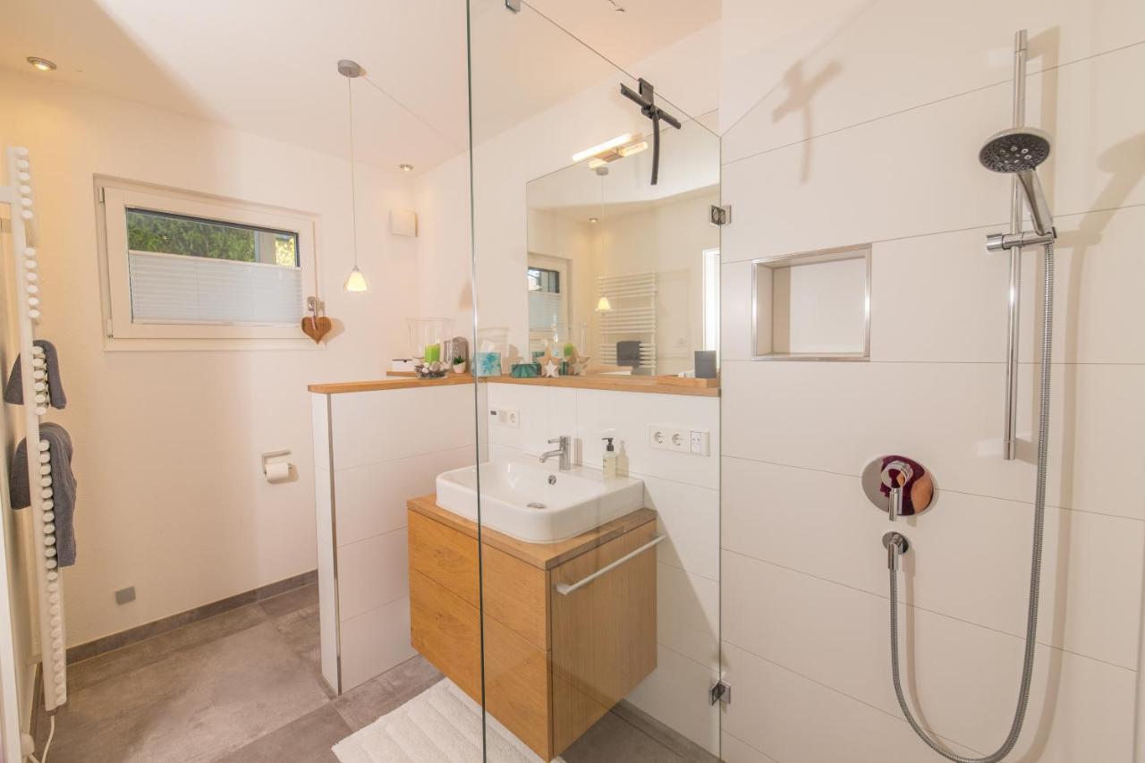 באד טולץ Helle Wohnung Mit Bergblick & Eigener Terrasse מראה חיצוני תמונה